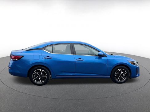 Used 2025 Nissan Sentra SV image 16