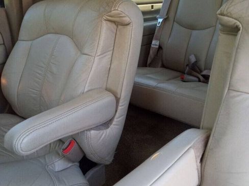 Used 2002 Chevrolet Suburban LT RWD image 15