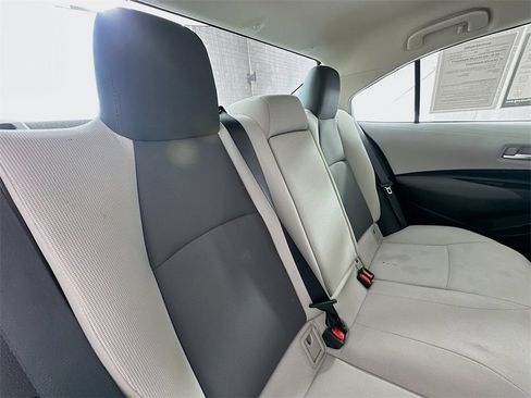 Used 2021 Toyota Corolla LE image 24