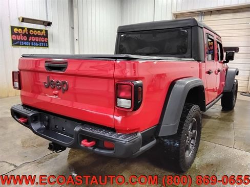 Used 2023 Jeep Gladiator Rubicon w/ Cold Weather Group AWD/4WD image 3
