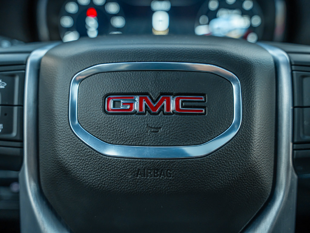 Used 2024 GMC Yukon SLT w/ SLT Premium Package AWD/4WD image 24