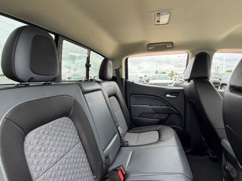 Used 2019 Chevrolet Colorado Z71 AWD/4WD image 12