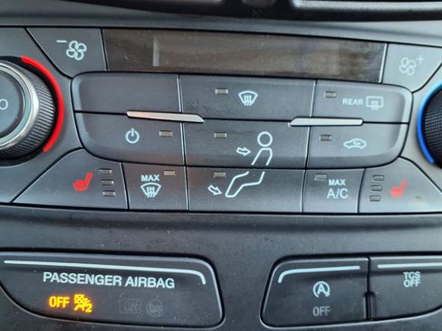 Used 2017 Ford Escape Titanium image 6