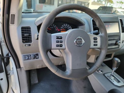 Used 2021 Nissan Frontier SV image 18