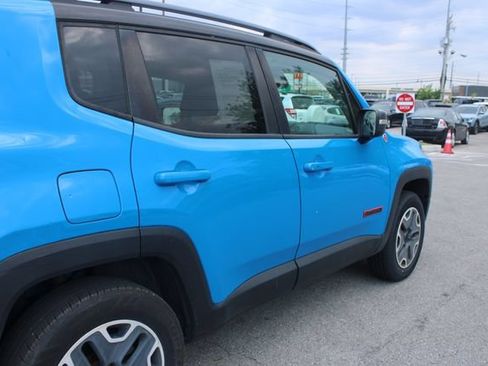 Used 2015 Jeep Renegade Trailhawk w/ Premium Leather Group AWD/4WD image 45
