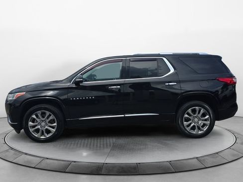 Used 2019 Chevrolet Traverse Premier FWD image 2