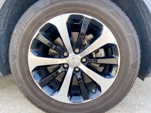 Used 2016 Kia Sorento EX AWD/4WD image 12