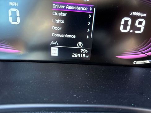 Used 2025 Kia Soul LX w/ LX Technology Package FWD image 39