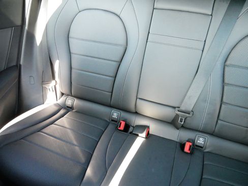 Used 2022 Mercedes-Benz GLC 300 4MATIC image 12