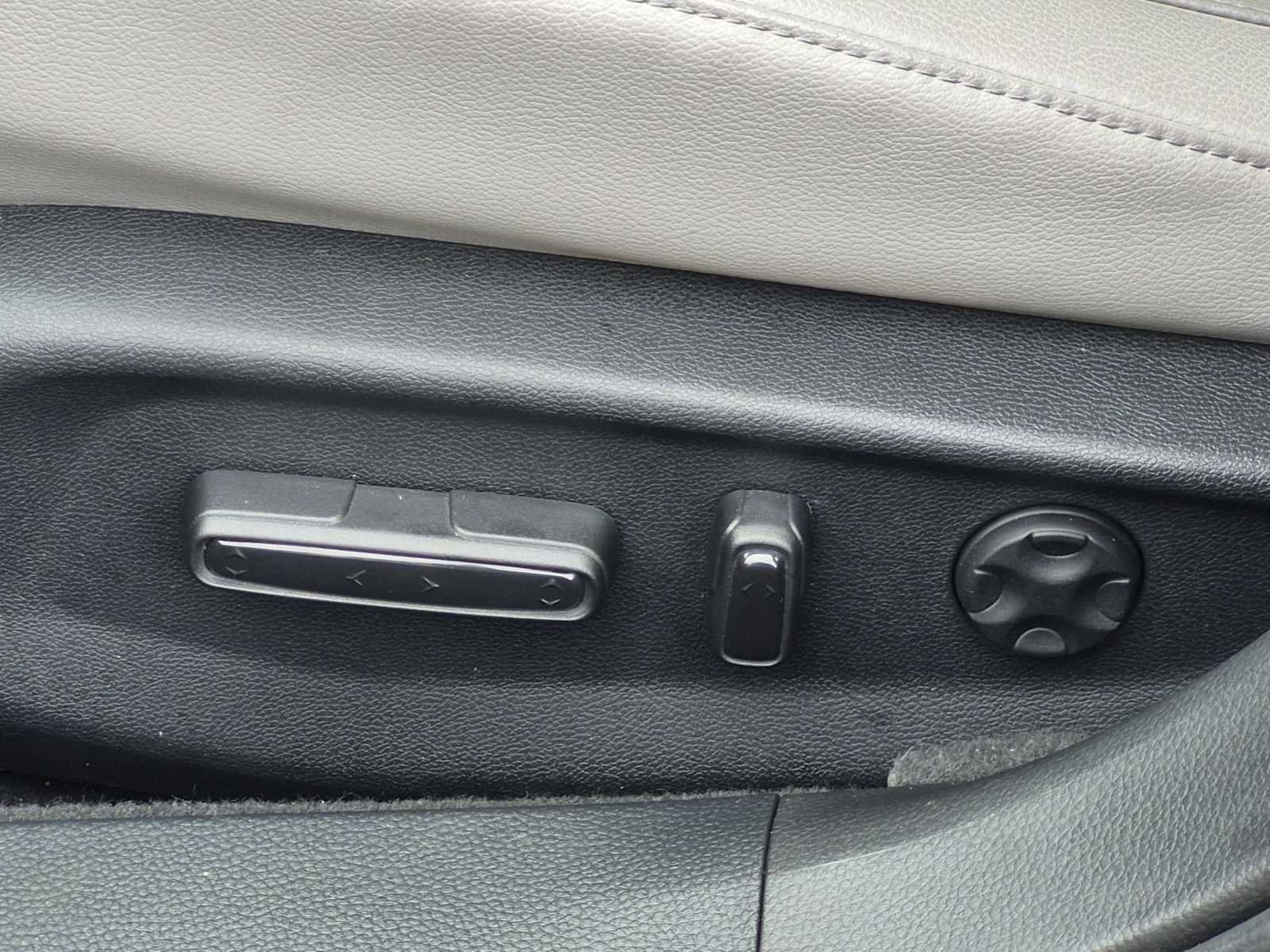 Used 2018 Honda Accord Touring image 17