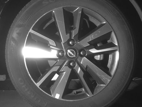 Used 2025 Nissan Versa SV image 13