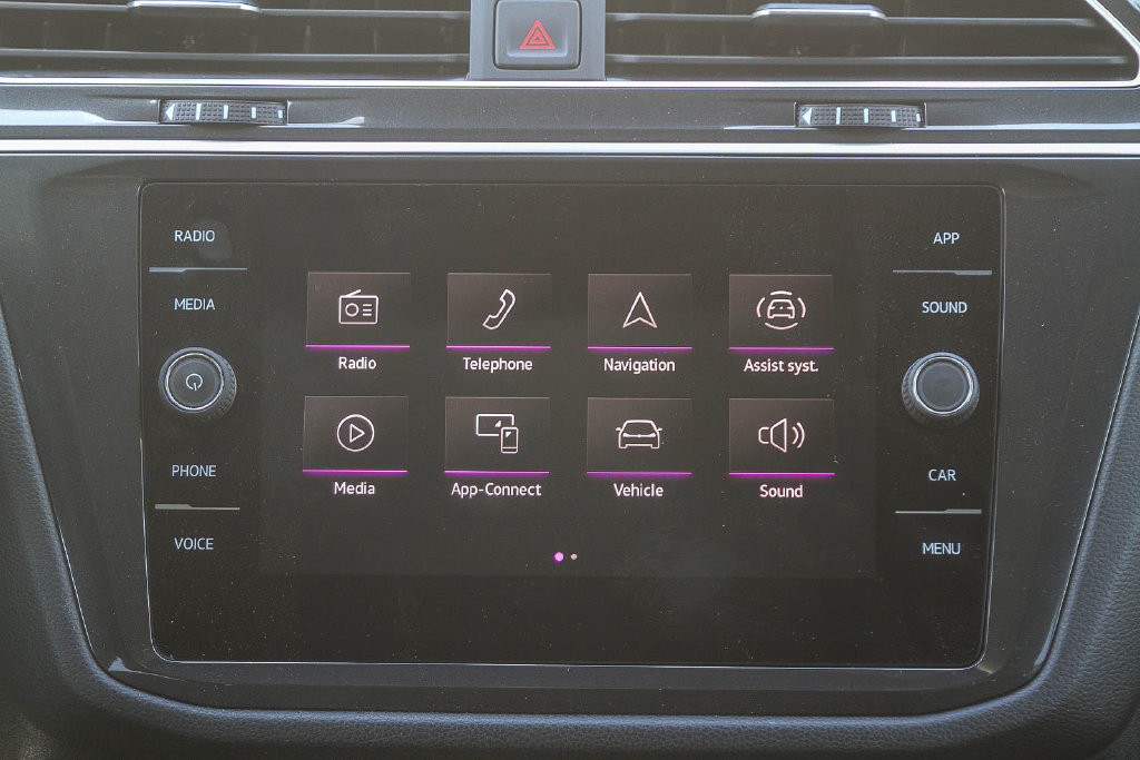 Used 2024 Volkswagen Tiguan SE R-Line FWD image 10