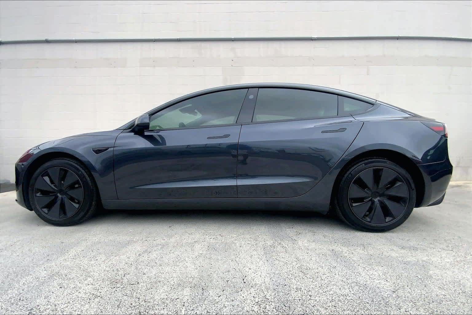 Used 2025 Tesla Model 3 RWD image 3