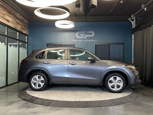 Used 2023 Honda HR-V LX image 2