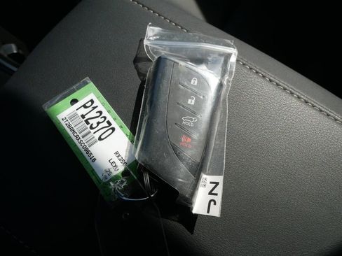 Used 2025 Lexus RX 350 Premium image 30