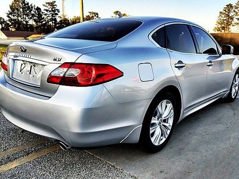 Used 2011 INFINITI M37 w/ Premium Pkg image 9