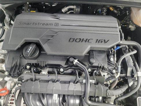 Used 2024 Hyundai Elantra SEL image 30