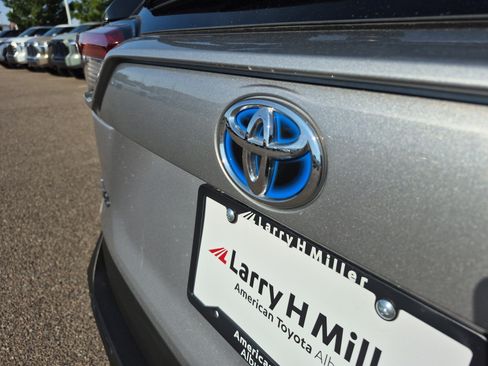 Certified 2022 Toyota RAV4 XLE w/ Convenience Package AWD/4WD image 22