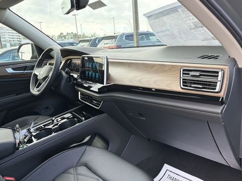 New 2026 Volkswagen Atlas SE FWD image 23