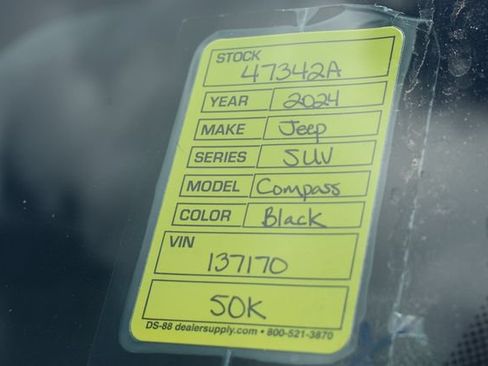 Used 2024 Jeep Compass Trailhawk AWD/4WD image 36