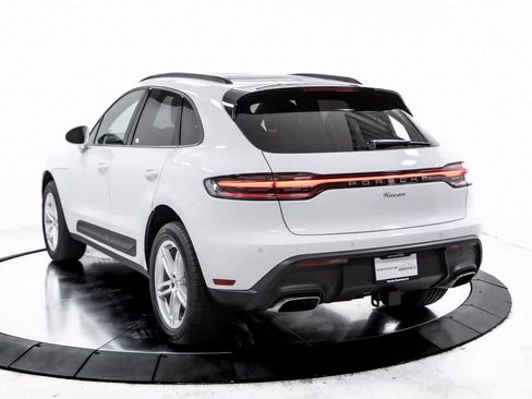Certified 2025 Porsche Macan image 3