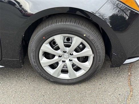 Used 2026 Toyota Corolla LE image 7