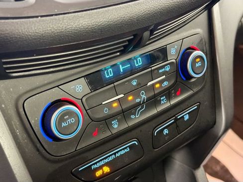 Used 2019 Ford Escape SEL image 16