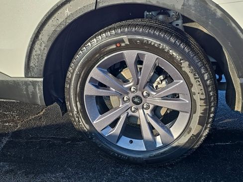 Used 2025 Ford Explorer Active w/ Active Comfort Package image 59