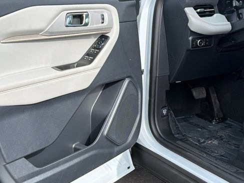 New 2026 Ford Explorer Active w/ Active Comfort Package image 23