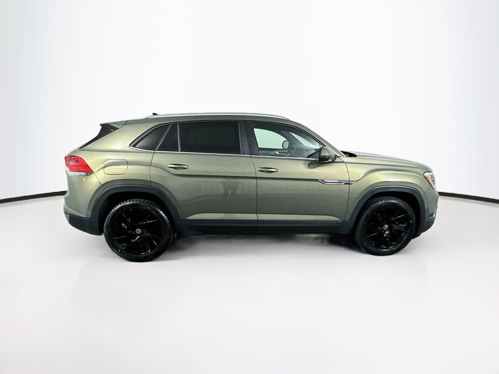 Used 2025 Volkswagen Atlas Cross Sport SE FWD image 10