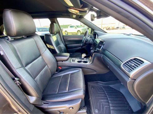 Used 2021 Jeep Grand Cherokee Limited w/ Luxury Group II image 23