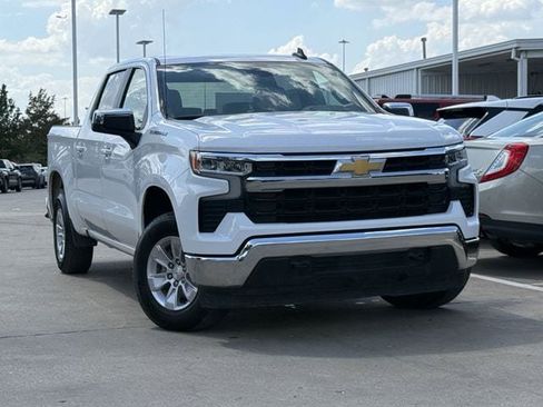 Used 2026 Chevrolet Silverado 1500 LT AWD/4WD image 2