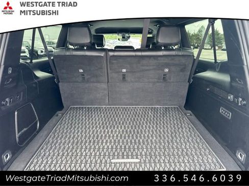 Used 2024 Jeep Wagoneer L Series II w/ Flexible Seating Group AWD/4WD image 7