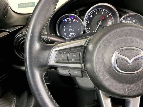 Used 2020 MAZDA MX-5 Miata RF Club RWD image 18
