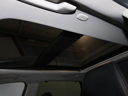 Used 2024 Nissan Rogue SL w/ SL Premium Package image 24