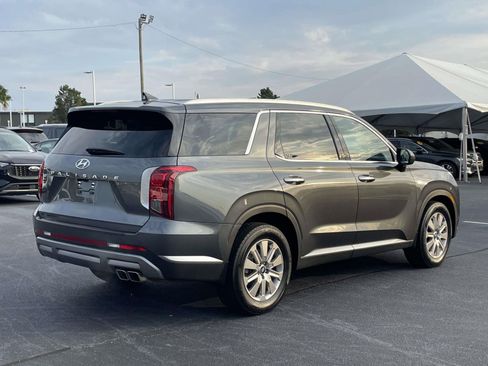 Used 2023 Hyundai Palisade SEL FWD image 7