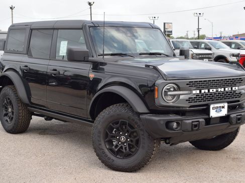 New 2026 Ford Bronco Badlands AWD/4WD image 3