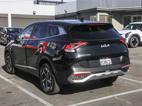 Used 2023 Kia Sportage LX image 8