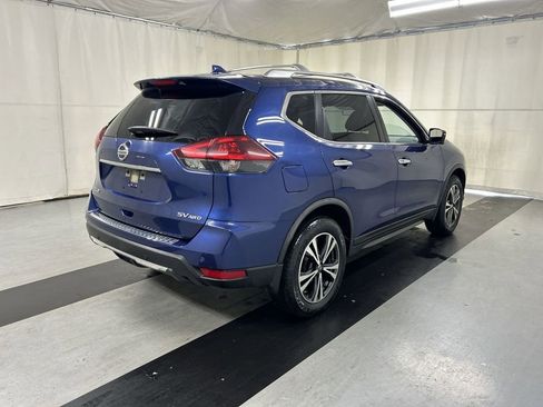 Used 2020 Nissan Rogue SV w/ Sun & Sound Touring Package image 2