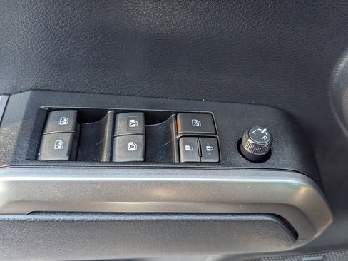 Used 2019 Toyota Tacoma Limited image 19