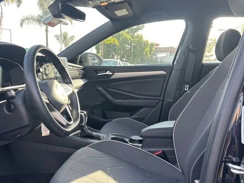 Used 2025 Volkswagen Jetta Sport image 7