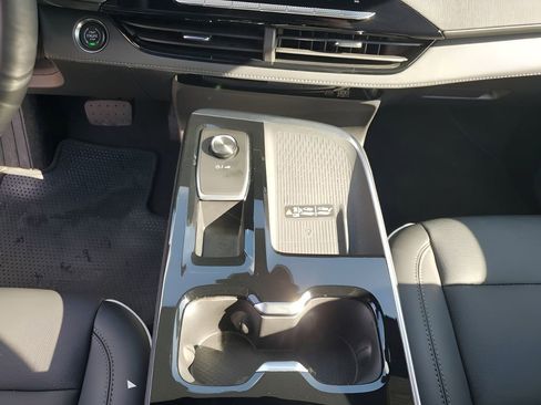 Certified 2025 Buick Enclave Preferred image 33