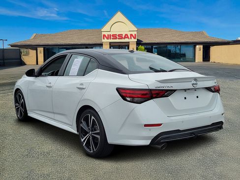 Used 2022 Nissan Sentra SR image 3