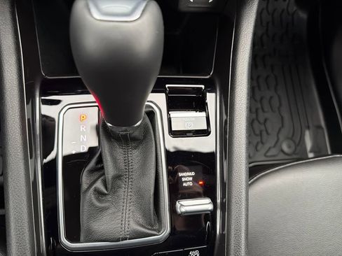 Used 2025 Jeep Compass Latitude image 32