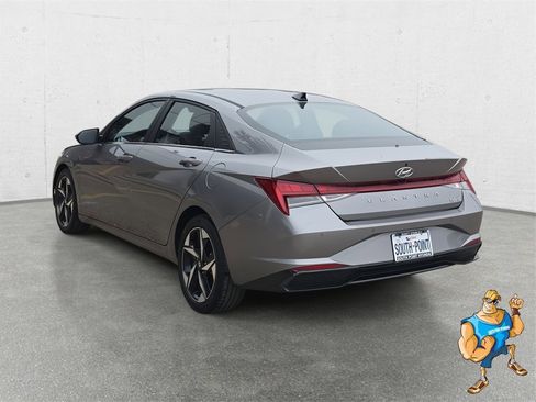 Certified 2023 Hyundai Elantra Limited image 7