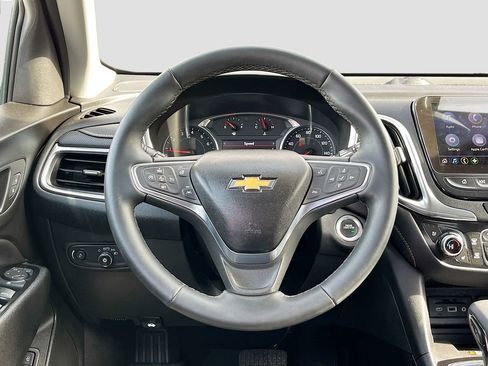 Used 2024 Chevrolet Equinox Premier AWD/4WD image 11