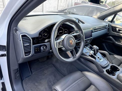 Used 2019 Porsche Cayenne AWD/4WD image 10