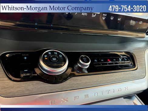 Used 2025 Ford Expedition Platinum w/ Driver's Package AWD/4WD image 26