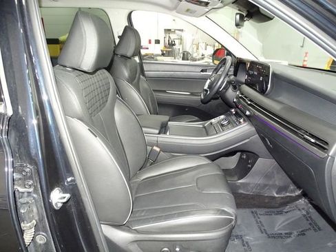 Used 2024 Hyundai Palisade Limited AWD/4WD image 17