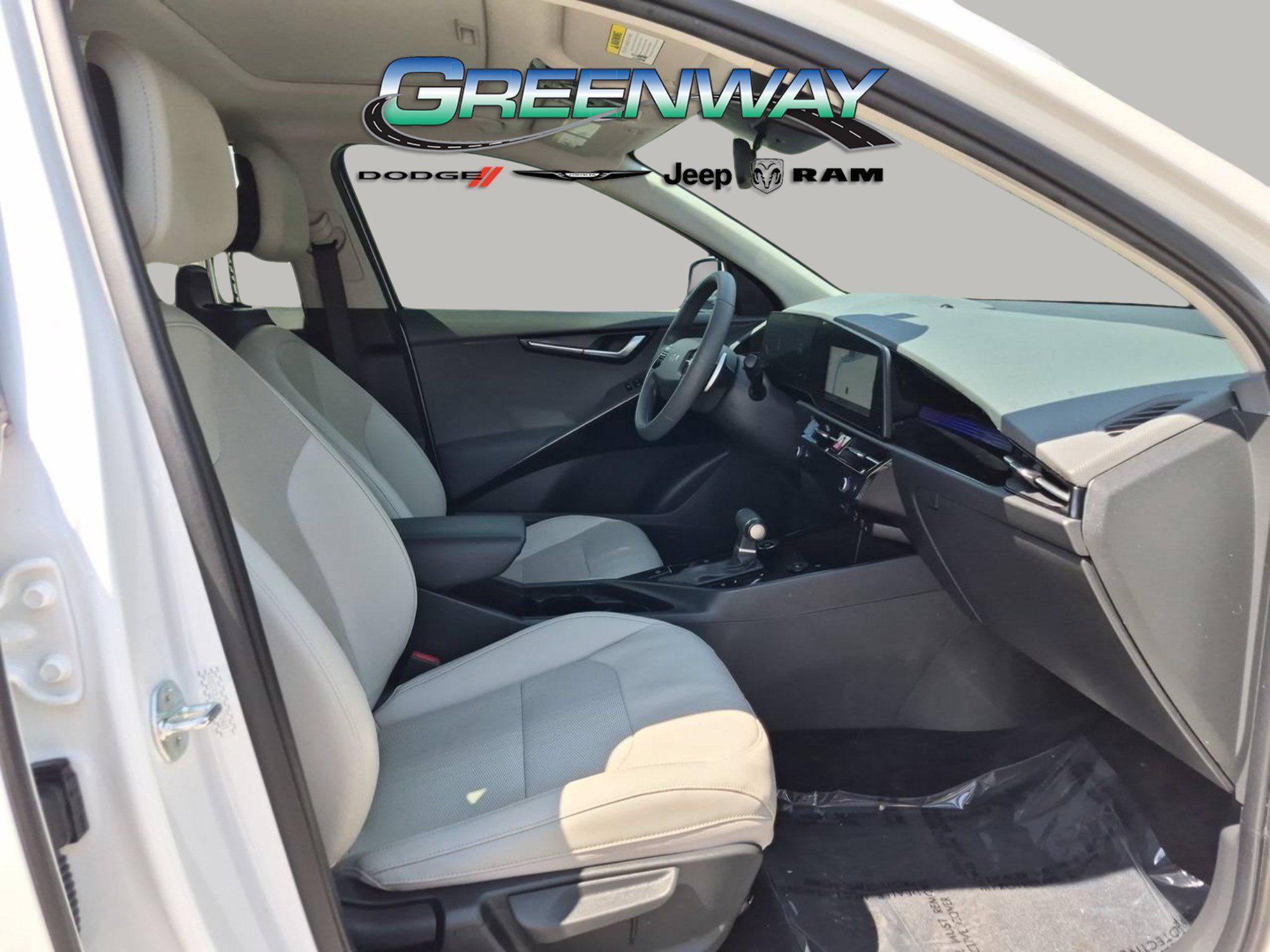 Used 2023 Kia Niro EX Touring FWD image 9